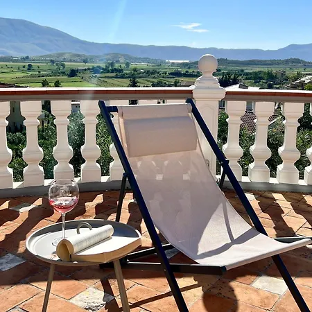 빌라 Tragos Vlorë
