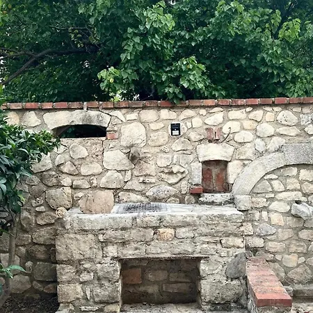 Tragos Villa Vlorë