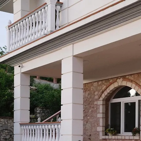 Villa Tragos Vlorë