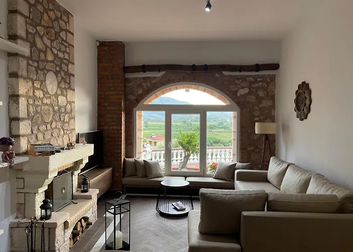 Tragos Villa Vlorë
